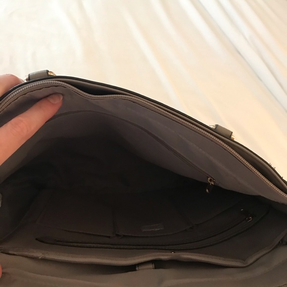 Purse - Picture 3 of 4